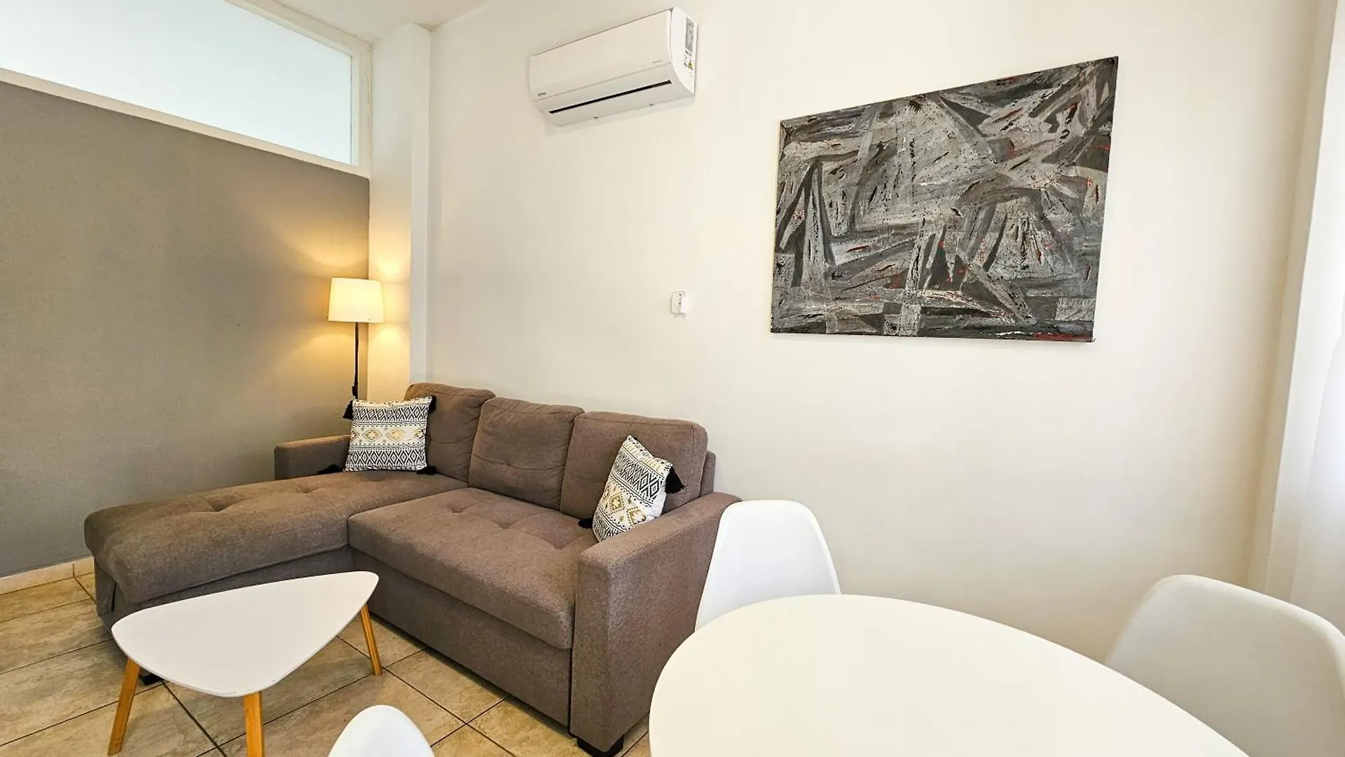 Flipflop City Center Apartment Larnaca 0*,  Kypr